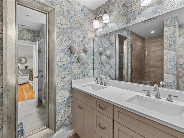 7 Russell Street 303, Plymouth, MA 02360