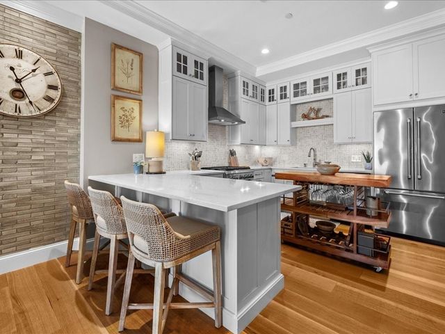 7 Russell Street 303, Plymouth, MA 02360