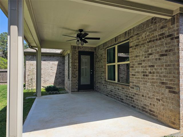 2833 Bretton Woods Drive, Conroe, TX 77301