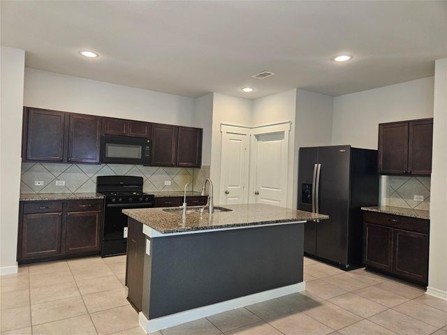 2833 Bretton Woods Drive, Conroe, TX 77301