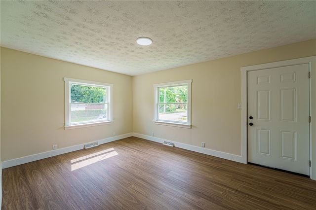 258 E Siebenthaler Avenue, Dayton, OH 45405