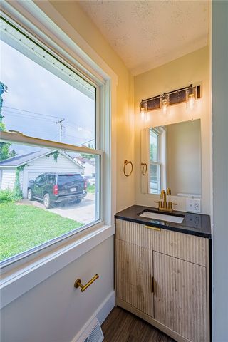 258 E Siebenthaler Avenue, Dayton, OH 45405