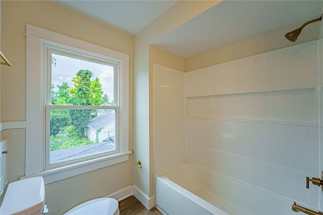 258 E Siebenthaler Avenue, Dayton, OH 45405