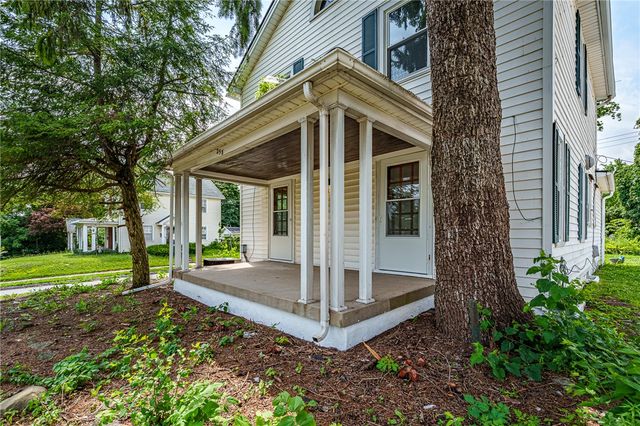 258 E Siebenthaler Avenue, Dayton, OH 45405