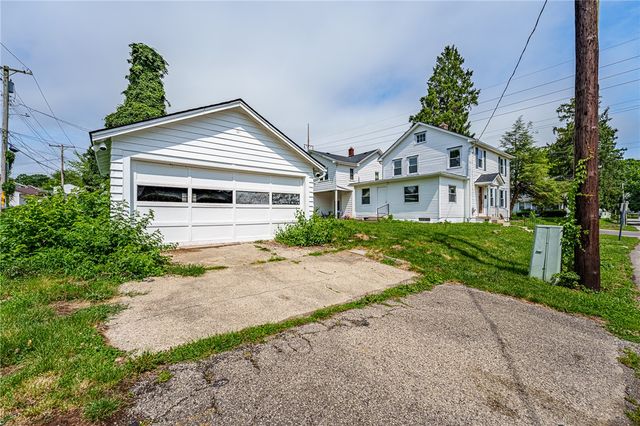 258 E Siebenthaler Avenue, Dayton, OH 45405