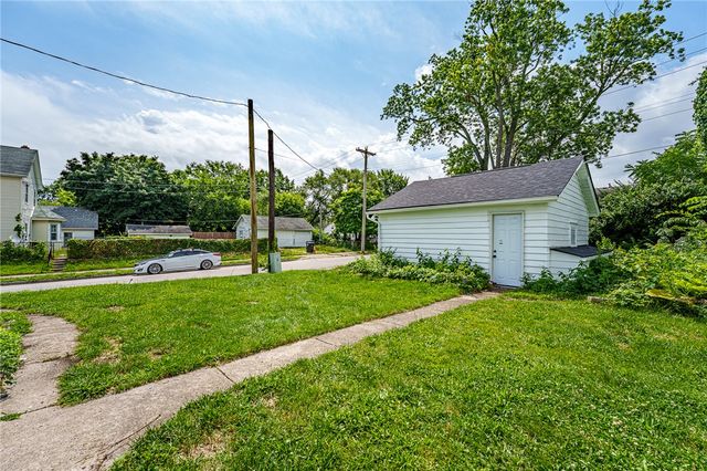 258 E Siebenthaler Avenue, Dayton, OH 45405