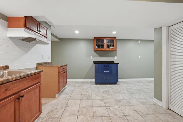 5910 W 88th Street, Oak Lawn, IL 60453