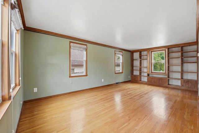 5910 W 88th Street, Oak Lawn, IL 60453