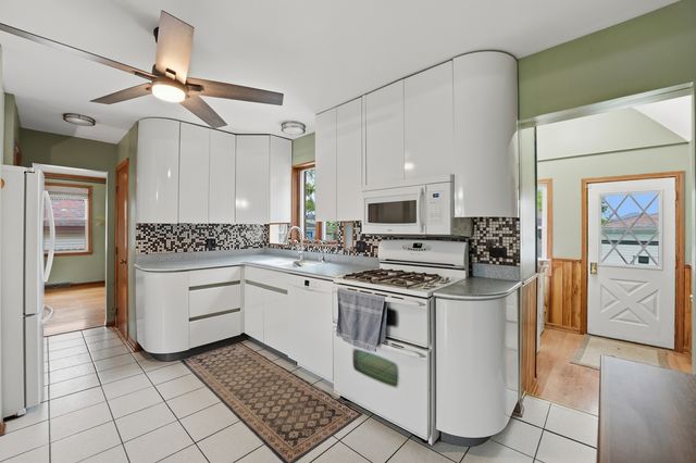 5910 W 88th Street, Oak Lawn, IL 60453