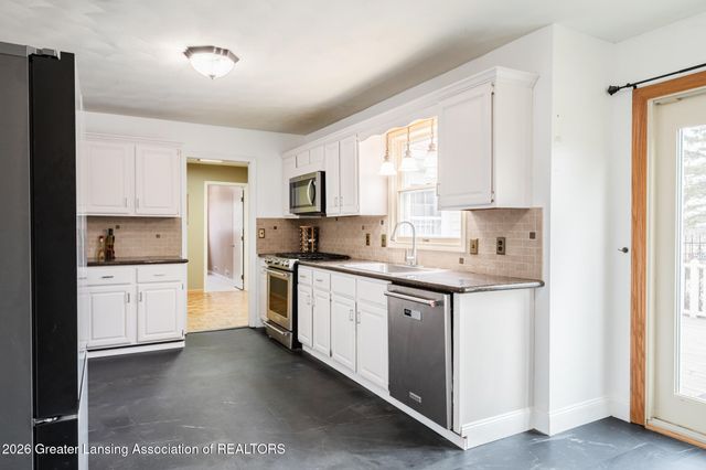 1443 Brookfield Road, Charlotte, MI 48813