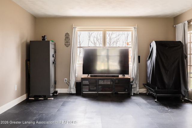 1443 Brookfield Road, Charlotte, MI 48813