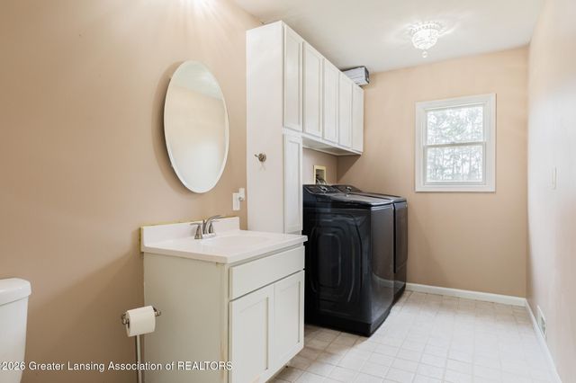 1443 Brookfield Road, Charlotte, MI 48813