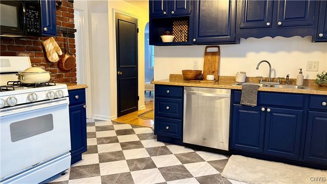 107 Juanita Drive, Salina, NY 13090