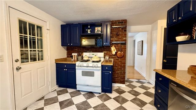 107 Juanita Drive, Salina, NY 13090