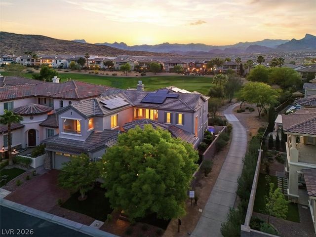 1939 Orchard Mist Street, Las Vegas, NV 89135