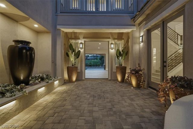 1939 Orchard Mist Street, Las Vegas, NV 89135