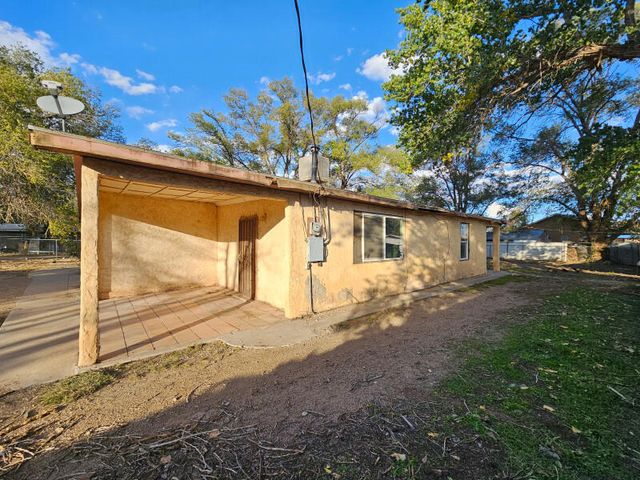 22 Miguel Road, Los Lunas, NM 87031