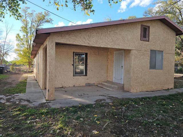 22 Miguel Road, Los Lunas, NM 87031