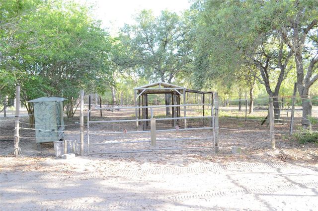 591 SE FISHER ROAD, Ocklawaha, FL 32179