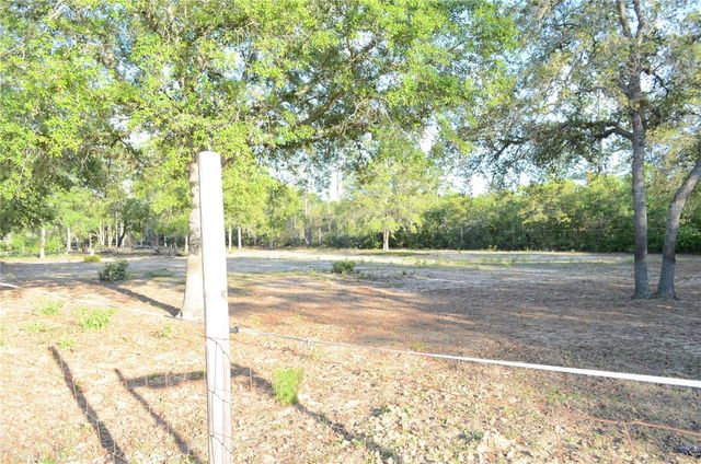 591 SE FISHER ROAD, Ocklawaha, FL 32179