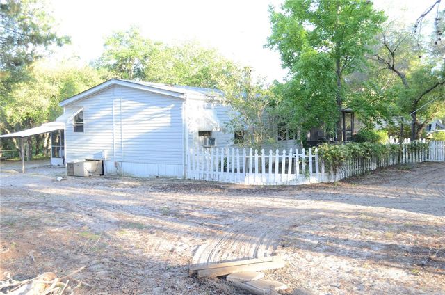 591 SE FISHER ROAD, Ocklawaha, FL 32179