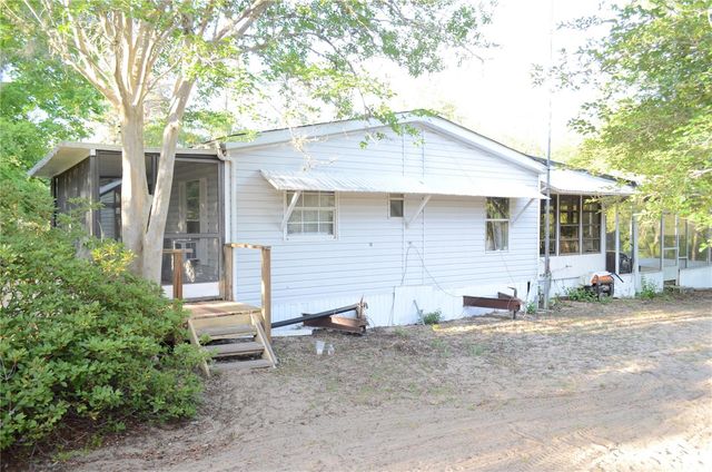 591 SE FISHER ROAD, Ocklawaha, FL 32179