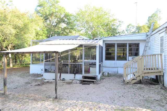 591 SE FISHER ROAD, Ocklawaha, FL 32179