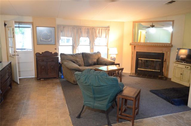 591 SE FISHER ROAD, Ocklawaha, FL 32179