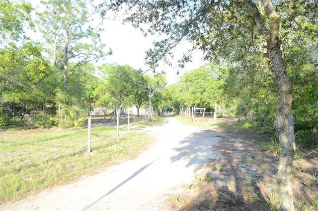 591 SE FISHER ROAD, Ocklawaha, FL 32179