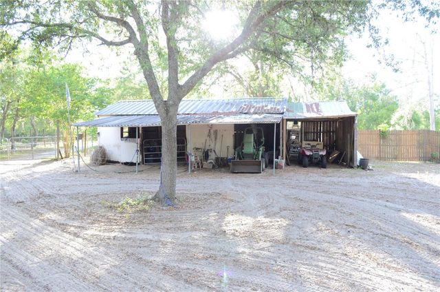 591 SE FISHER ROAD, Ocklawaha, FL 32179
