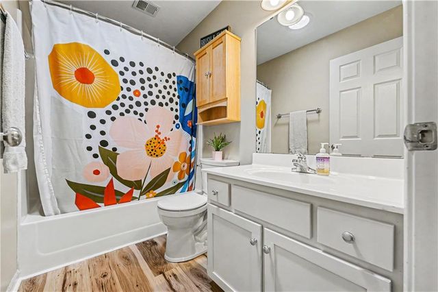 905 Ash Drive, Smithville, MO 64089