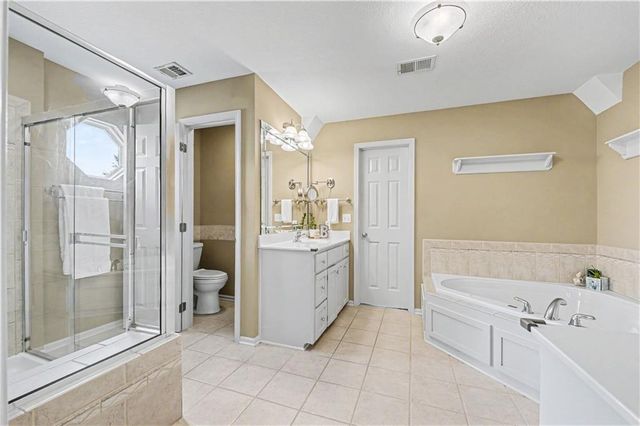 905 Ash Drive, Smithville, MO 64089