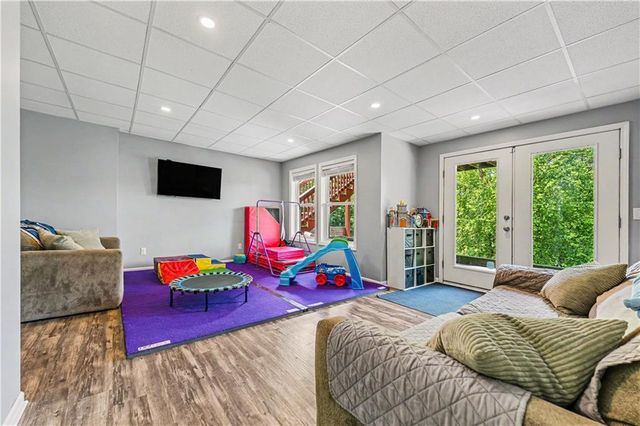 905 Ash Drive, Smithville, MO 64089
