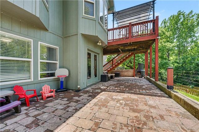 905 Ash Drive, Smithville, MO 64089