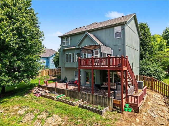 905 Ash Drive, Smithville, MO 64089