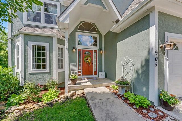 905 Ash Drive, Smithville, MO 64089