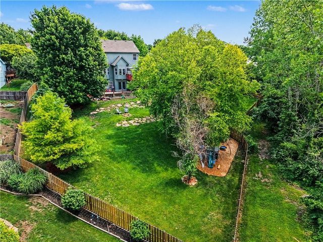 905 Ash Drive, Smithville, MO 64089