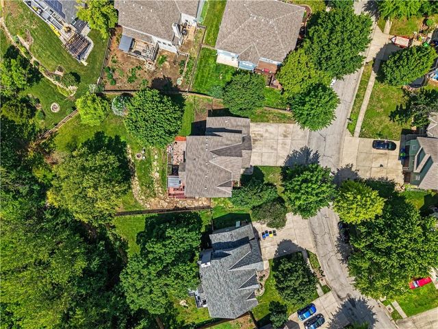 905 Ash Drive, Smithville, MO 64089