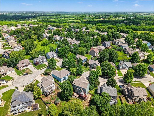 905 Ash Drive, Smithville, MO 64089