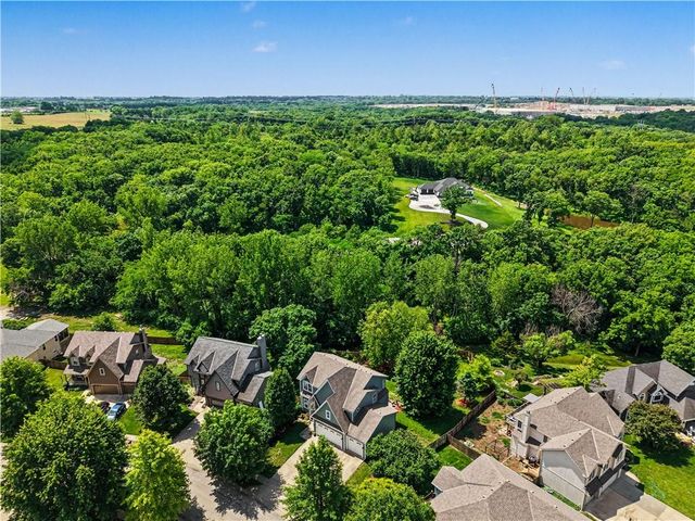 905 Ash Drive, Smithville, MO 64089