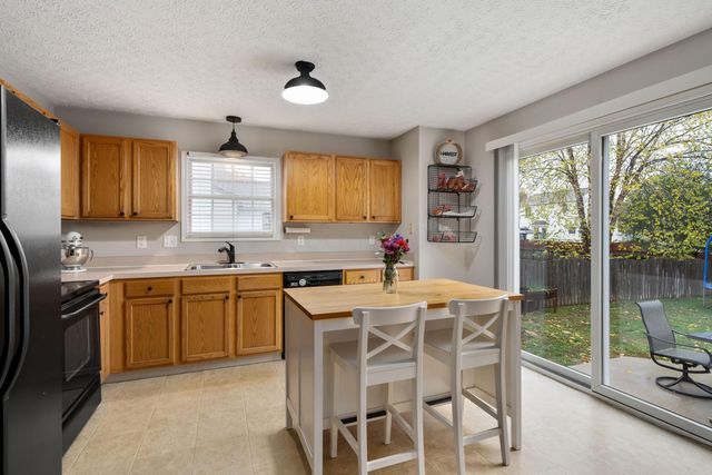 218 Overtrick Drive, Delaware, OH 43015