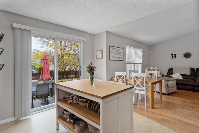 218 Overtrick Drive, Delaware, OH 43015