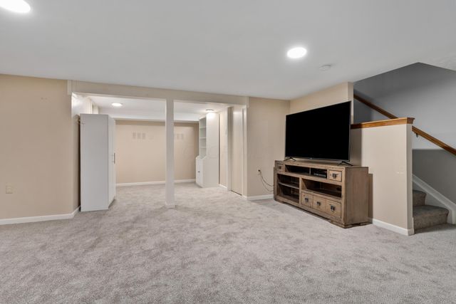 218 Overtrick Drive, Delaware, OH 43015