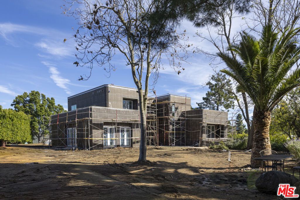 1720 Lechusa Road, Malibu, CA 90265
