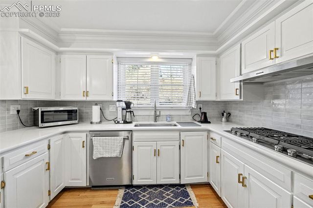 2 Cresta Road, Colorado Springs, CO 80906