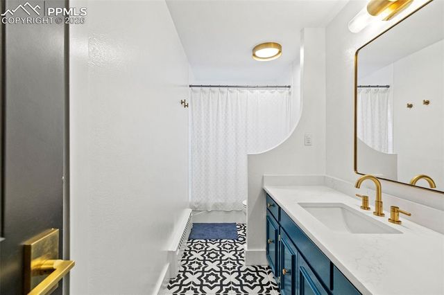 2 Cresta Road, Colorado Springs, CO 80906