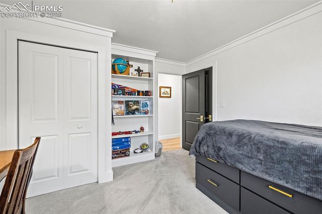 2 Cresta Road, Colorado Springs, CO 80906