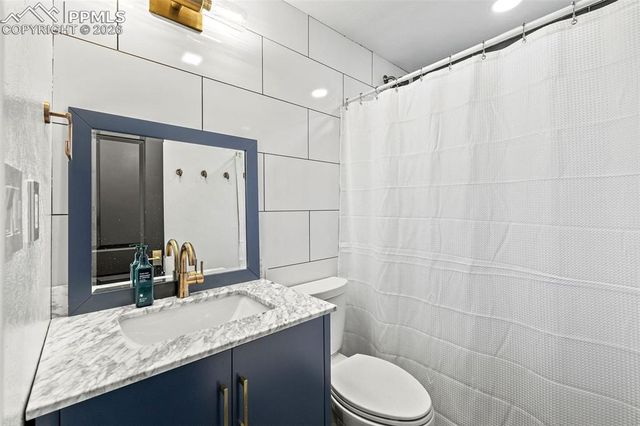 2 Cresta Road, Colorado Springs, CO 80906