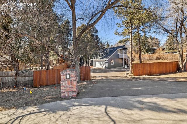 2 Cresta Road, Colorado Springs, CO 80906