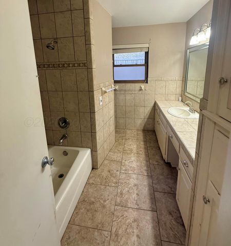 6305 CALUMET Road, Amarillo, TX 79106